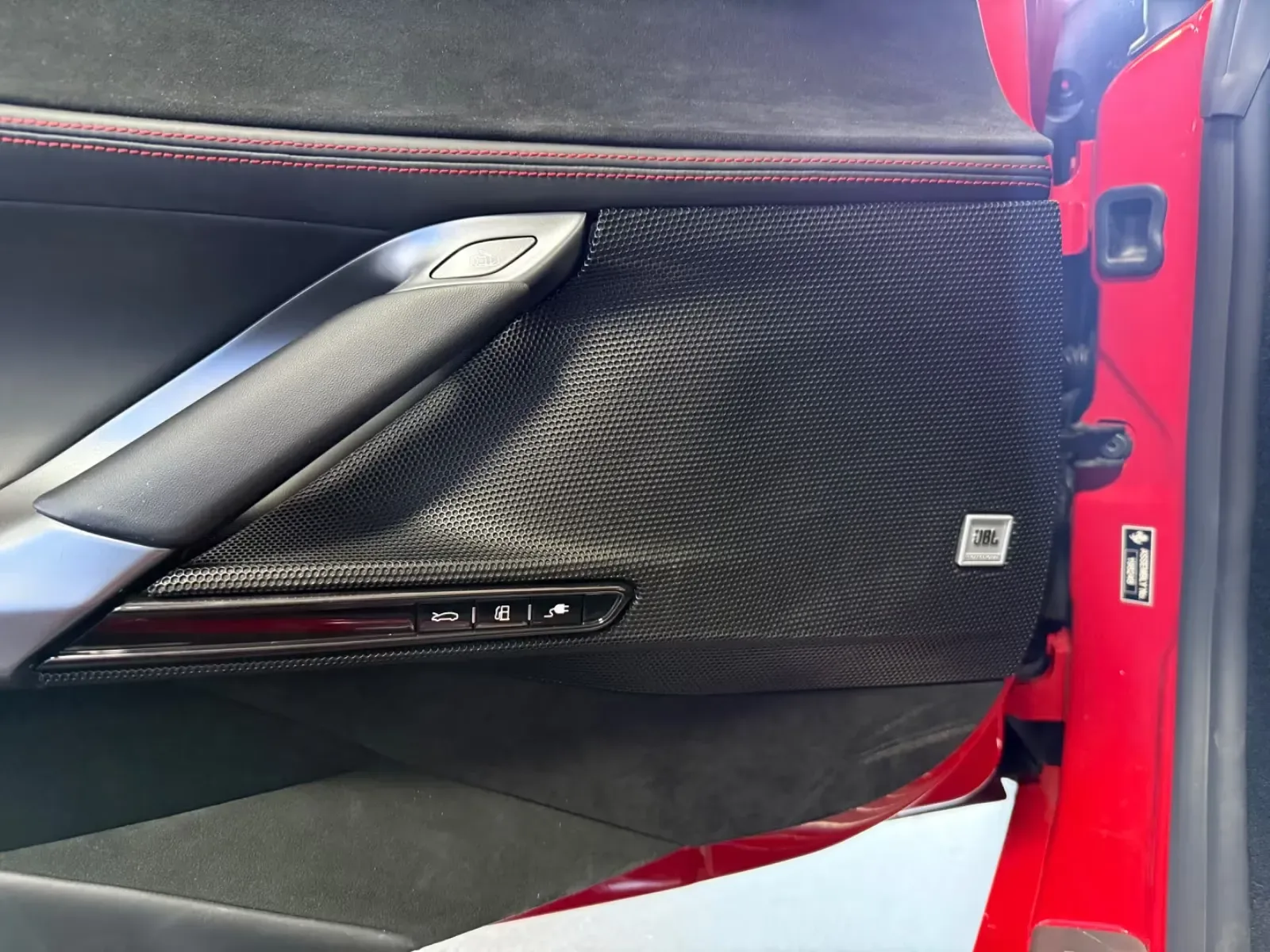 2024 Ferrari SF90 Stradale, 18/19