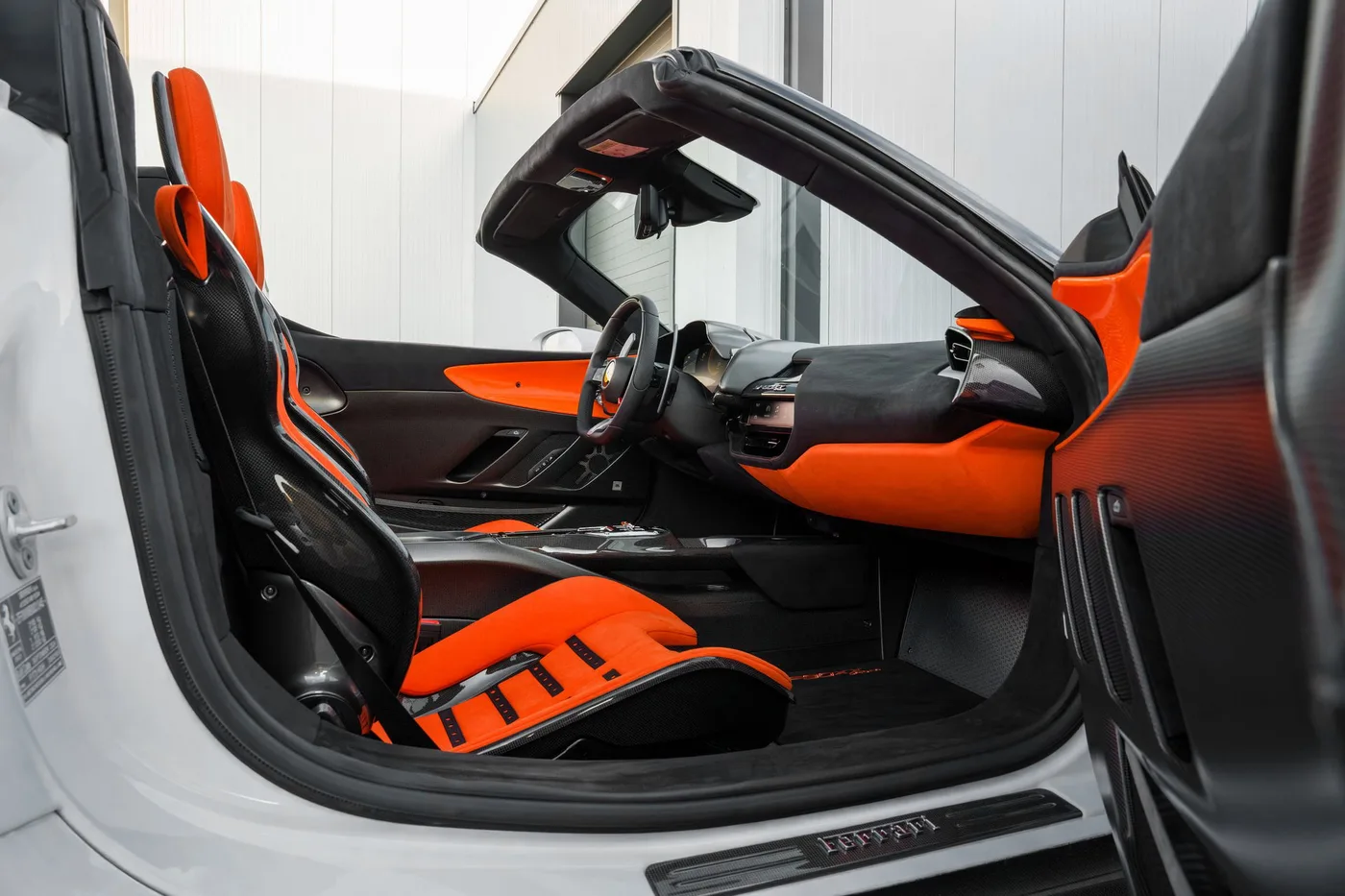 2024 Ferrari SF90 XX Spider angeboten von einem Supersportwagenhändler in Woerden, Niederlande, Foto 24 von 25