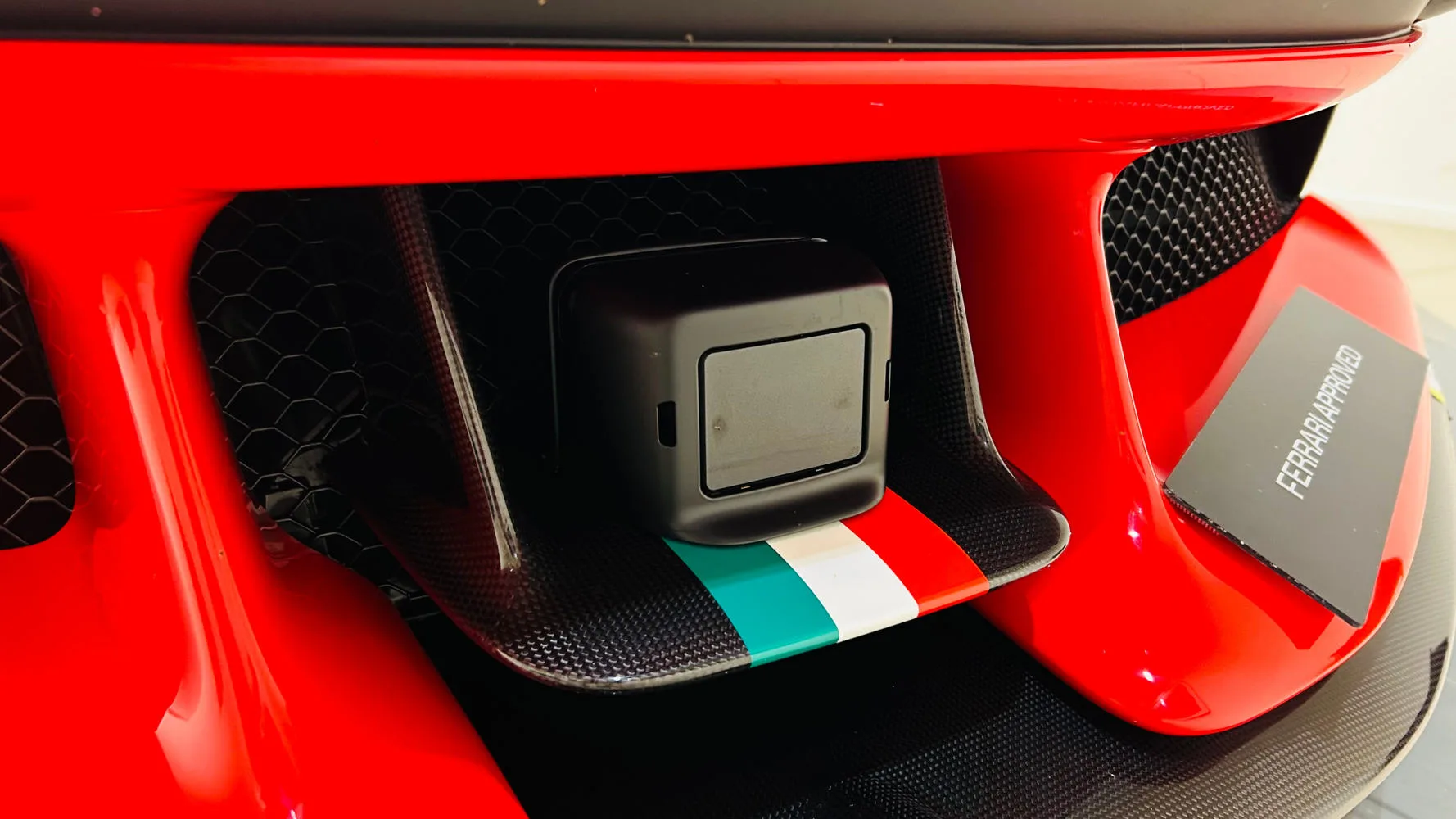2024 Ferrari SF90 XX Stradale, 9/30