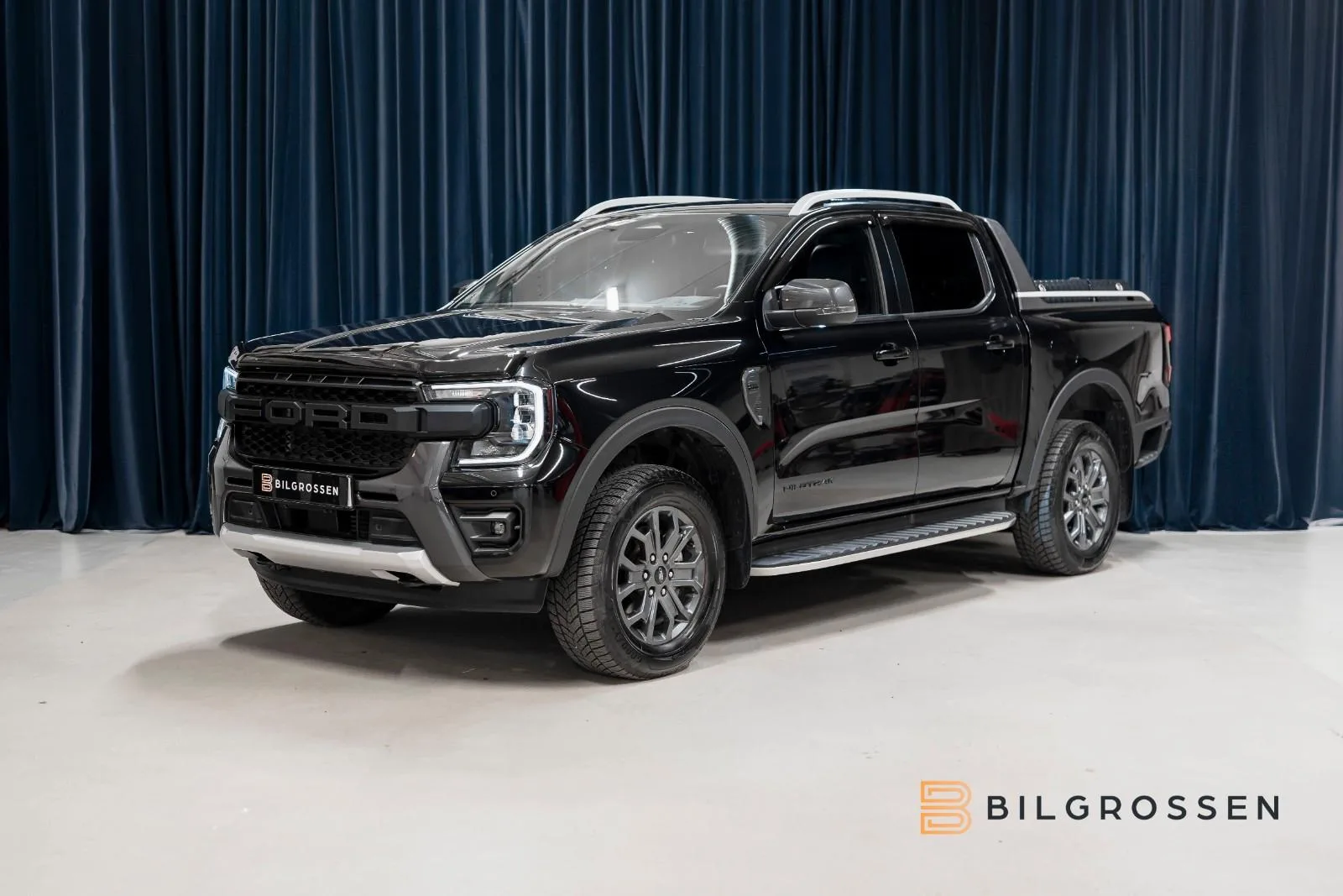 2024 Ford Ranger Wildtrak proposée par un concessionnaire spécialisé à Täby, Suède, photo principale