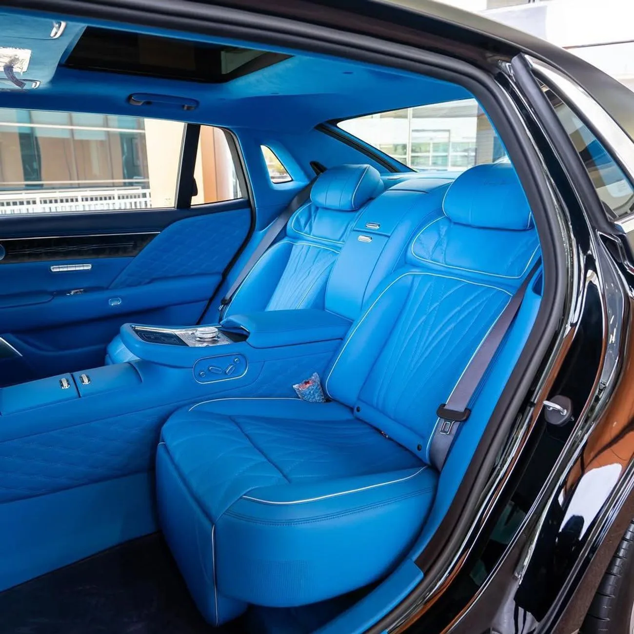 2024 Genesis G90 LWB Limited Edition, 1 of 1 offered by a specialist dealer in Dubai, United Arab Emirates, photo 4 of 10