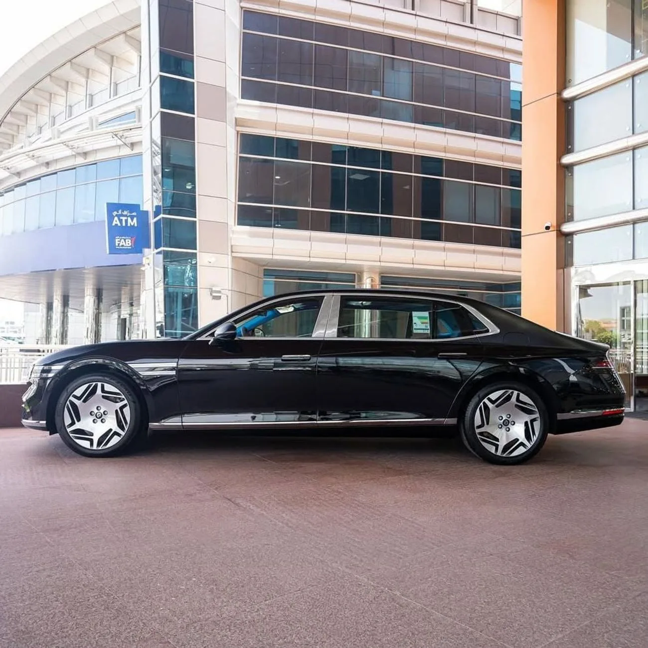 2024 Genesis G90 LWB Limited Edition, 1 of 1 offered by a specialist dealer in Dubai, United Arab Emirates, photo 9 of 10