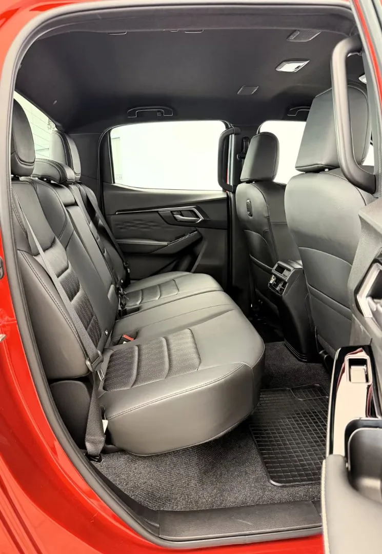 2024 Isuzu D-Max LS, 24/29