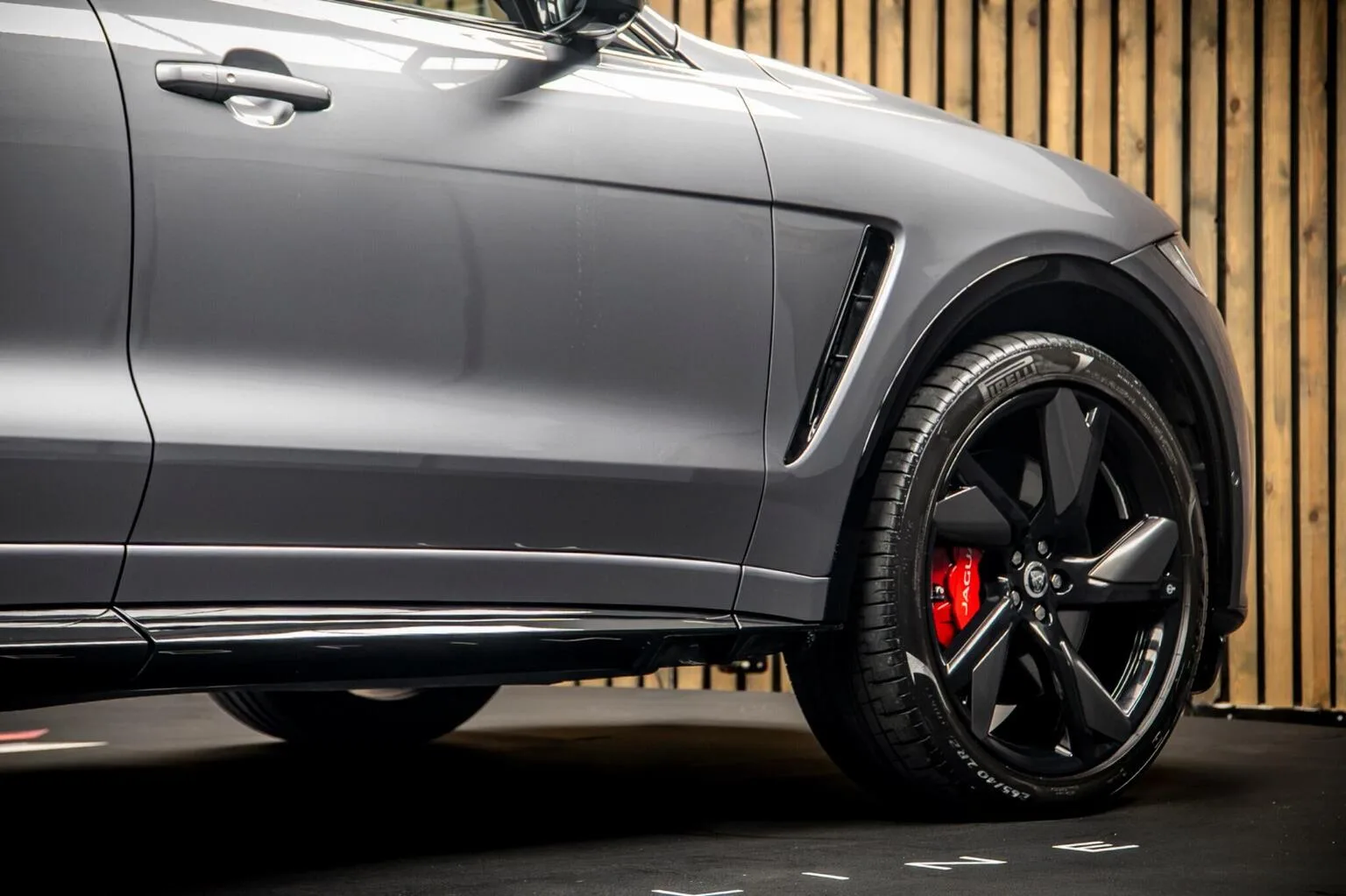 2024 Jaguar F-Pace SVR, 13/30