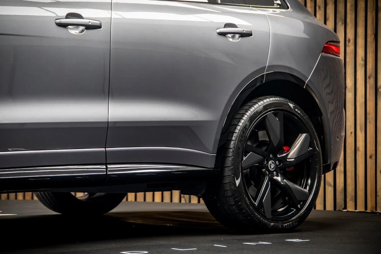 2024 Jaguar F-Pace SVR, 15/30