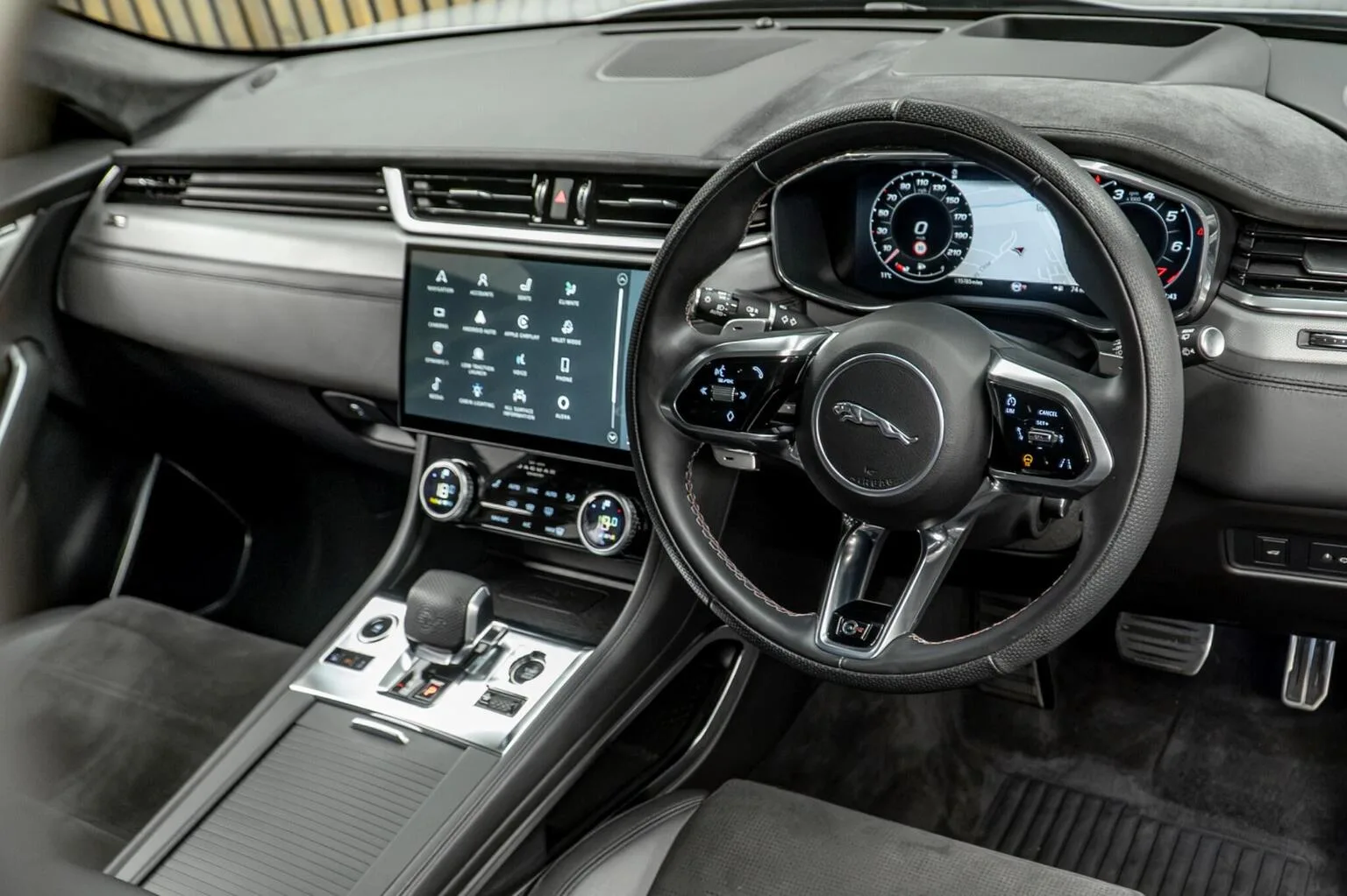 2024 Jaguar F-Pace SVR, 23/30