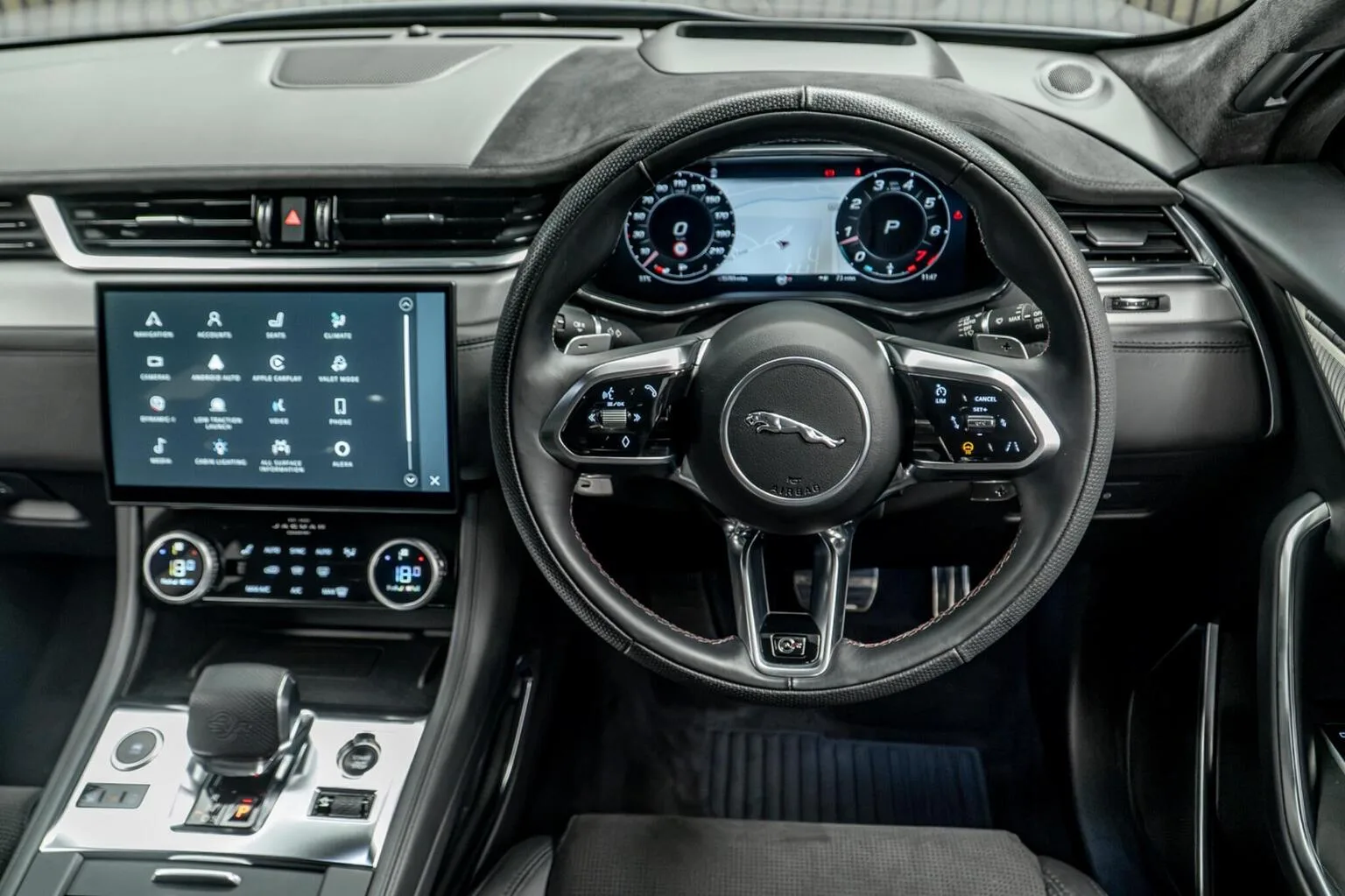 2024 Jaguar F-Pace SVR, 26/30