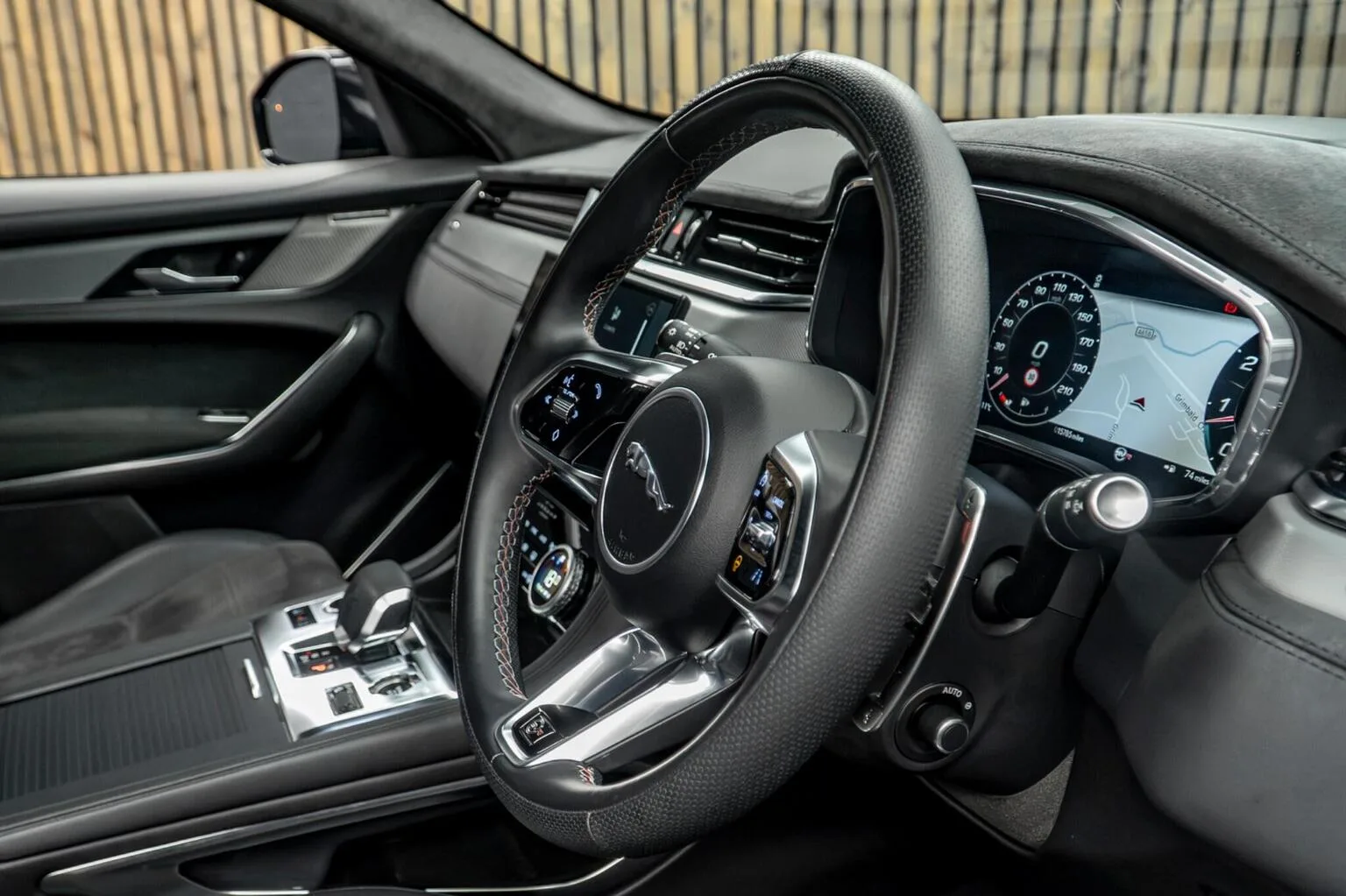 2024 Jaguar F-Pace SVR, 28/30