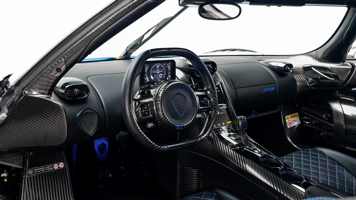 2024 Koenigsegg Jesko Attack angeboten von einem Fachhändler in Dubai, Vereinigte Arabische Emirate, Foto 13 von 25