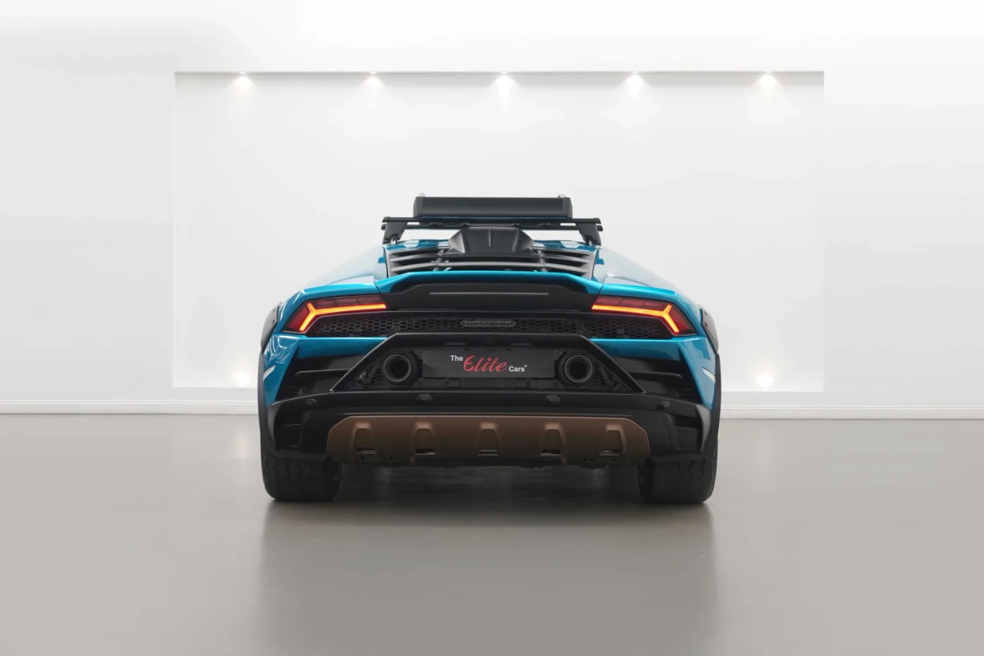 2024 Lamborghini Huracán Sterrato angeboten von einem Fachhändler in Dubai, Vereinigte Arabische Emirate, Foto 6 von 10