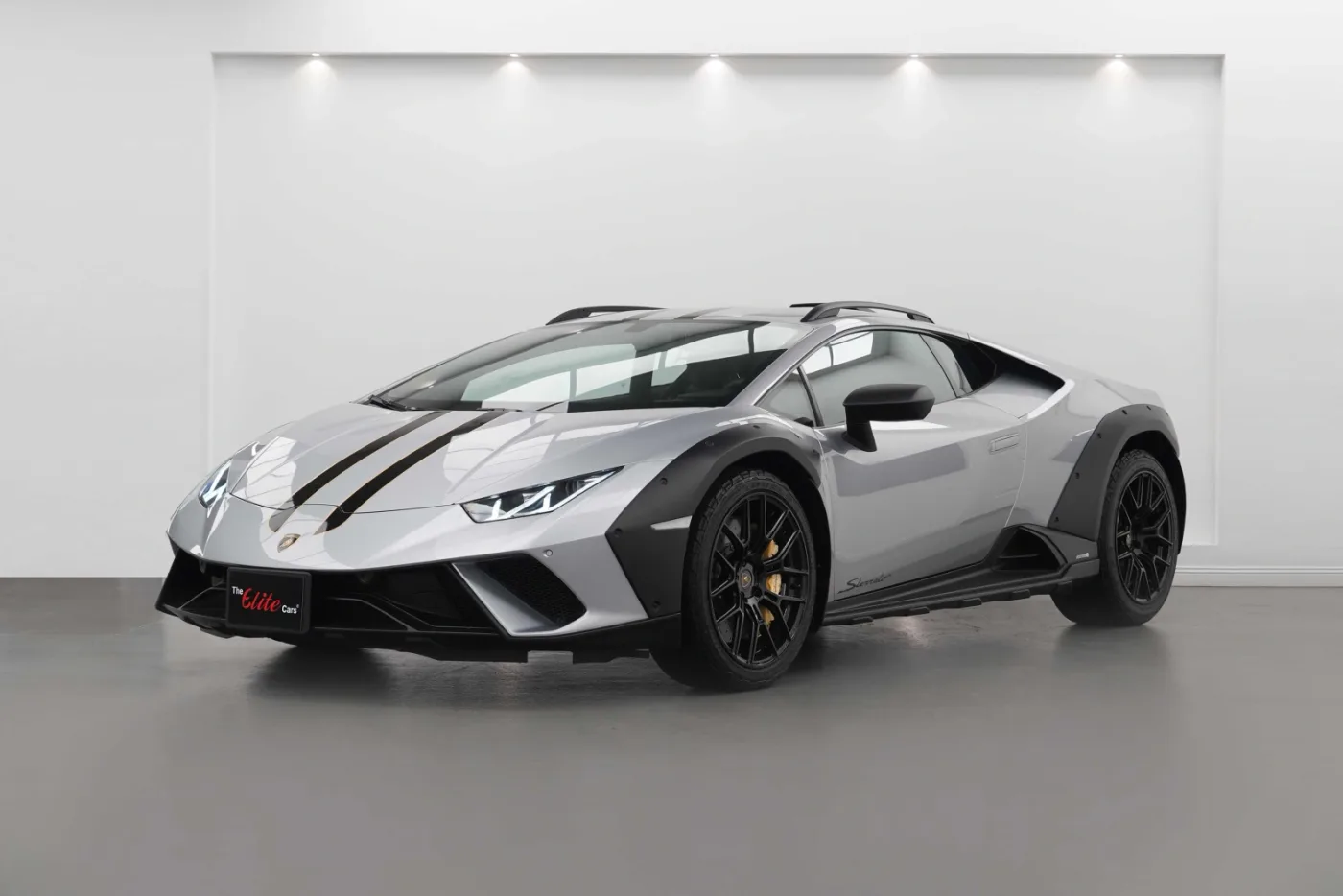 2024 Lamborghini Huracán Sterrato angeboten von einem Fachhändler in Dubai, Vereinigte Arabische Emirate, Foto 8 von 10