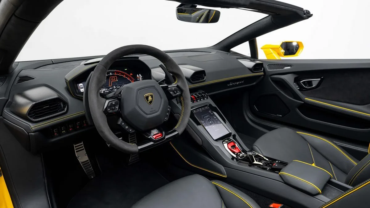 2024 Lamborghini Huracán EVO Spyder angeboten von einem Fachhändler in Dubai, Vereinigte Arabische Emirate, Foto 10 von 25