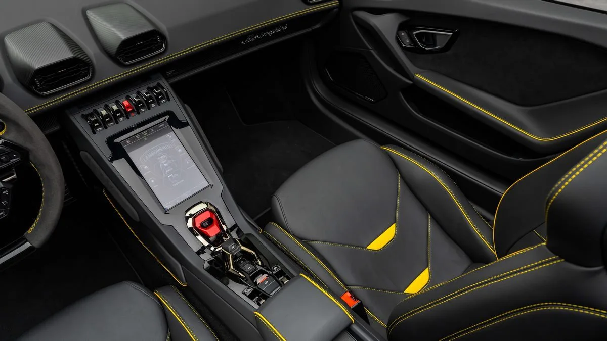 2024 Lamborghini Huracán EVO Spyder angeboten von einem Fachhändler in Dubai, Vereinigte Arabische Emirate, Foto 12 von 25