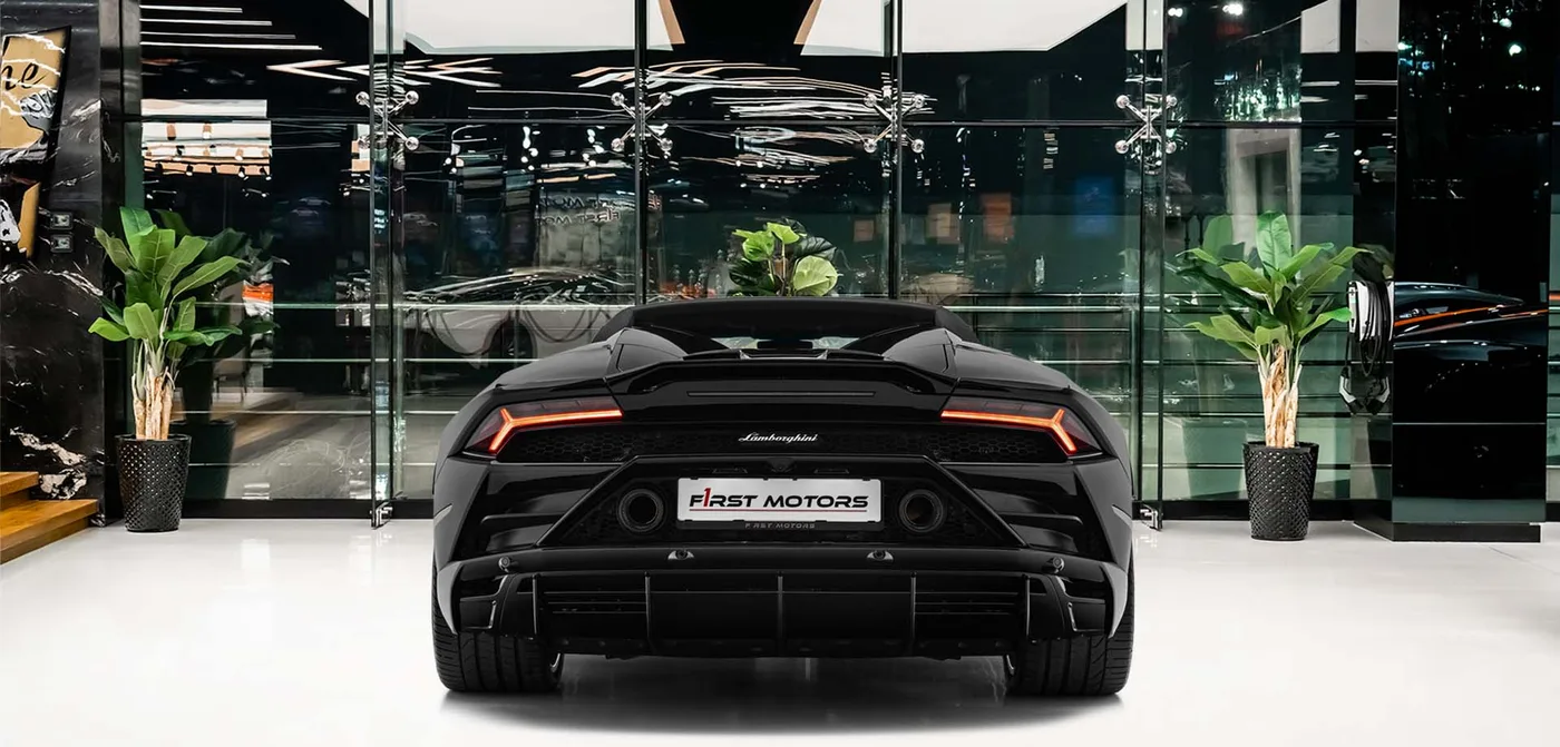 2024 Lamborghini Huracán EVO Spyder angeboten von einem Fachhändler in Dubai, Vereinigte Arabische Emirate, Außenansicht 4