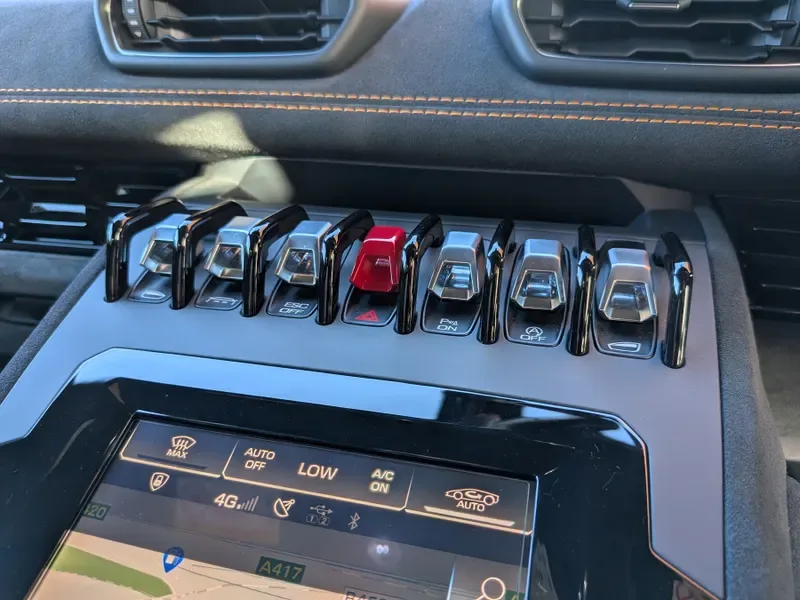 2024 Lamborghini Huracán Sterrato, 17/20