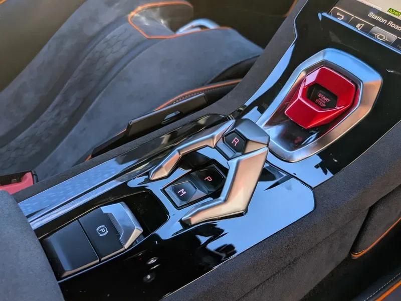 2024 Lamborghini Huracán Sterrato, 18/20