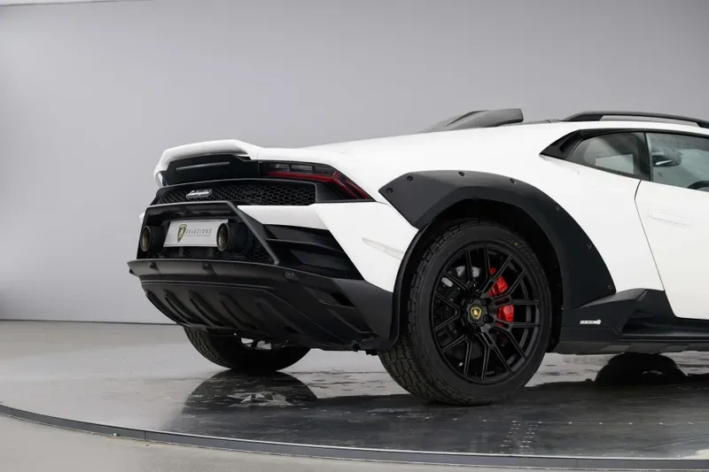 2024 Lamborghini Huracán Sterrato, 19/20