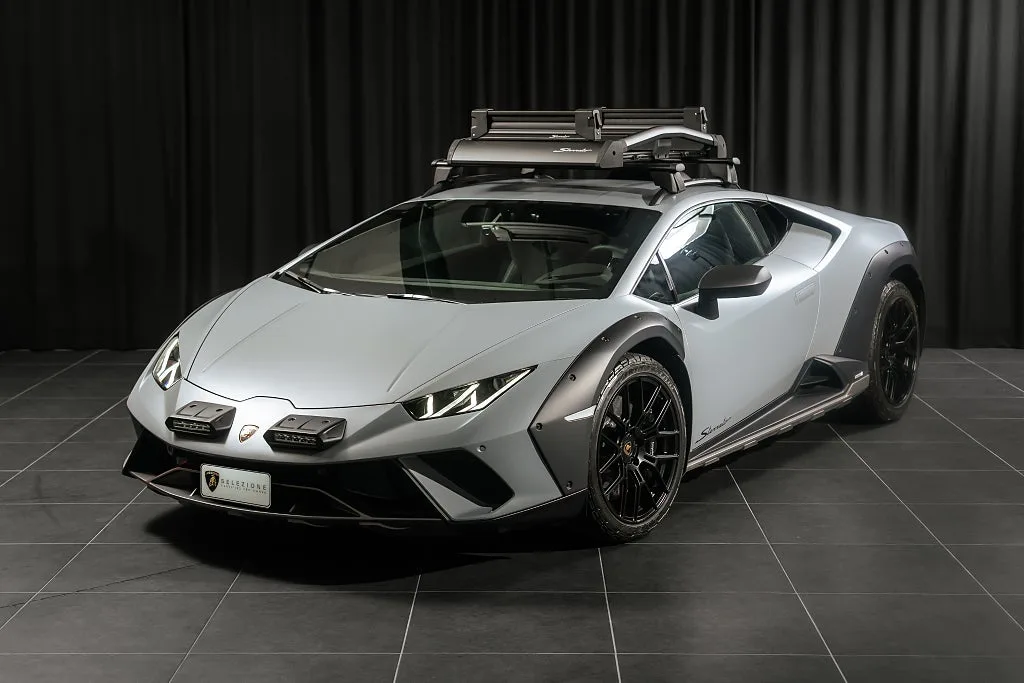 2024 Lamborghini Huracán Sterrato offered by an authorised dealer in Arlöv, Sweden, main photo