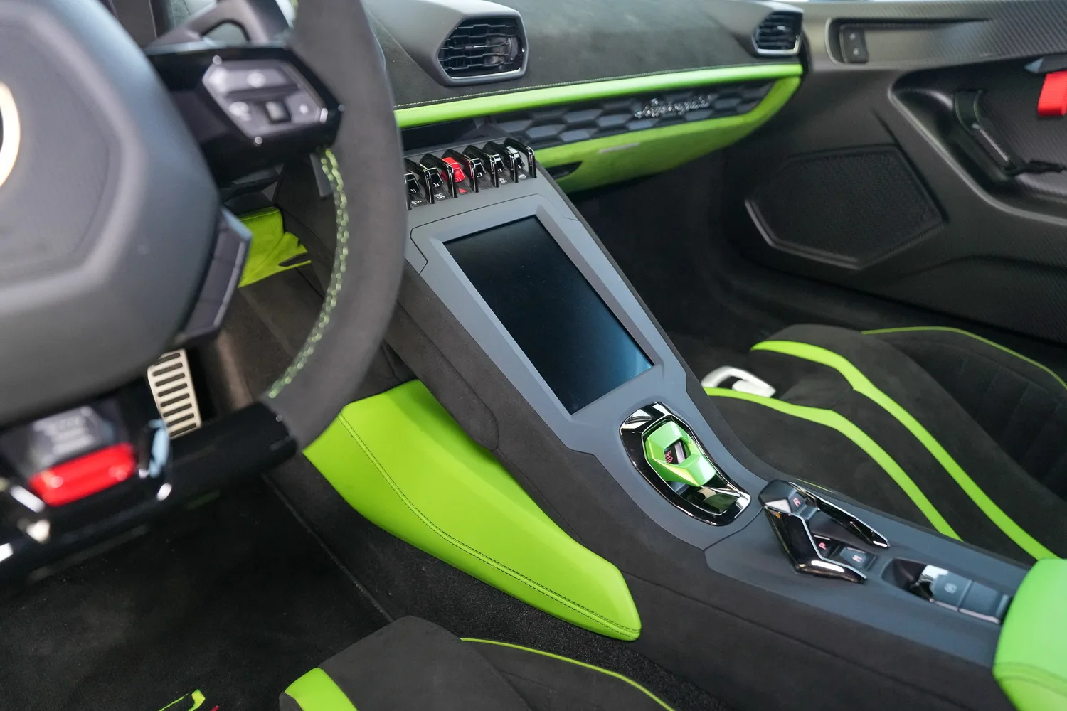 2024 Lamborghini Huracán STO, 17/19