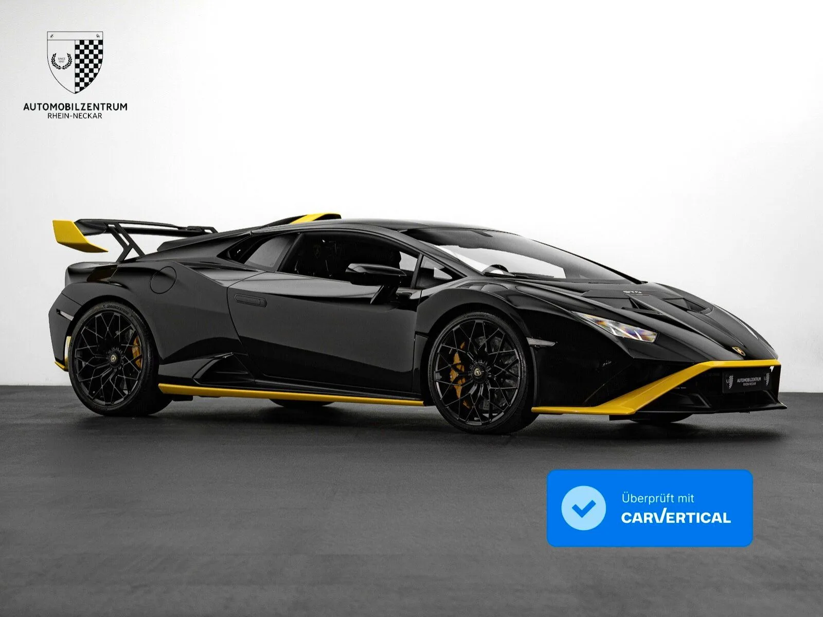 2024 Lamborghini Huracán STO angeboten von einem Supersportwagenhändler in Viernheim, Deutschland, Hauptfoto