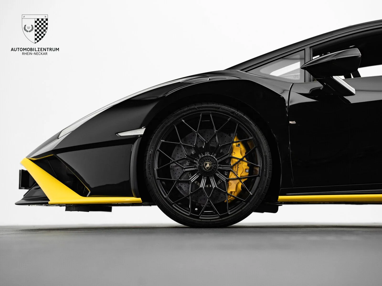 2024 Lamborghini Huracán STO, 28/29