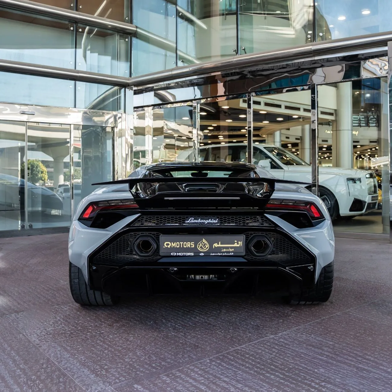 2024 Lamborghini Huracán Tecnica proposée par un concessionnaire spécialisé à Dubai, Émirats arabes unis, photo 6 sur 15