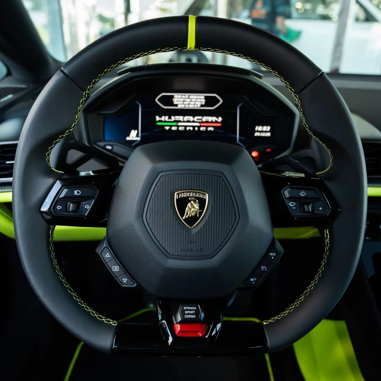 2024 Lamborghini Huracán Tecnica proposée par un concessionnaire spécialisé à Dubai, Émirats arabes unis, photo 10 sur 15