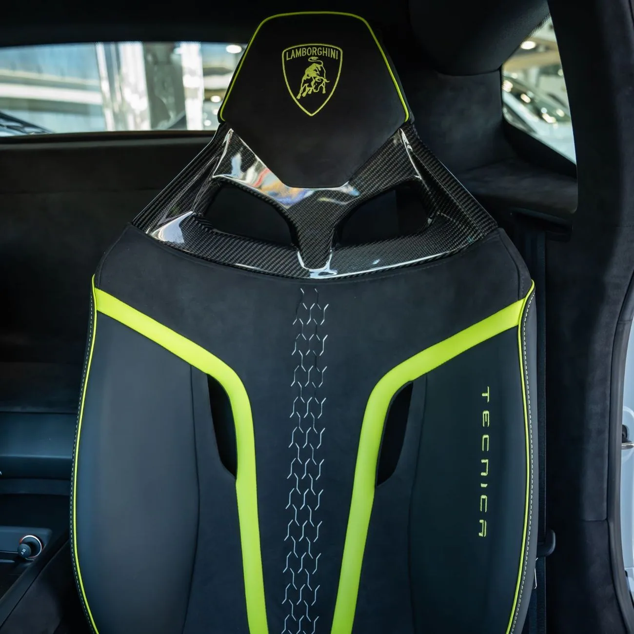 2024 Lamborghini Huracán Tecnica proposée par un concessionnaire spécialisé à Dubai, Émirats arabes unis, photo 14 sur 15