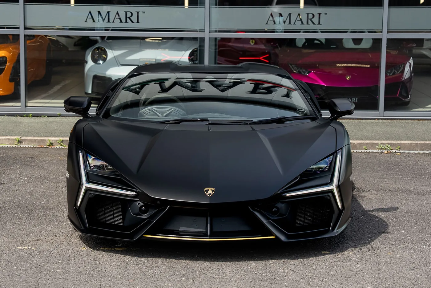 2024 Lamborghini Revuelto proposée par un spécialiste de la supercar à Preston, Royaume-Uni, photo 6 sur 25