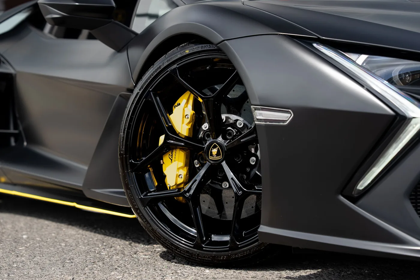 2024 Lamborghini Revuelto proposée par un spécialiste de la supercar à Preston, Royaume-Uni, photo 15 sur 25