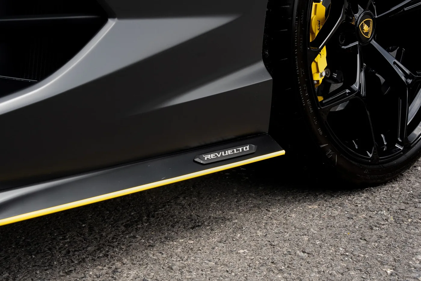 2024 Lamborghini Revuelto proposée par un spécialiste de la supercar à Preston, Royaume-Uni, photo 18 sur 25