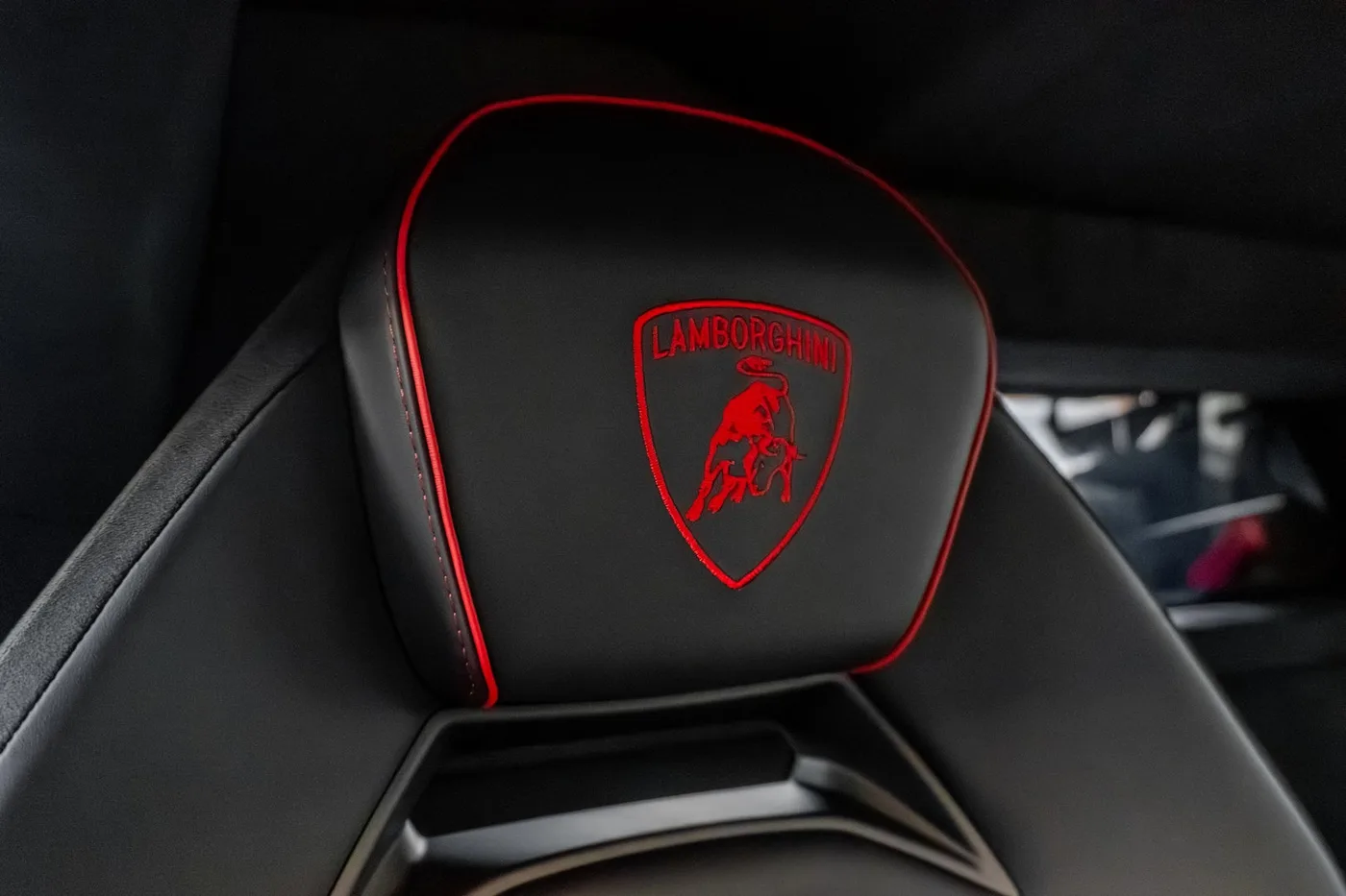 2024 Lamborghini Revuelto offered by a supercar dealer in Woerden, Netherlands, photo 20 of 25