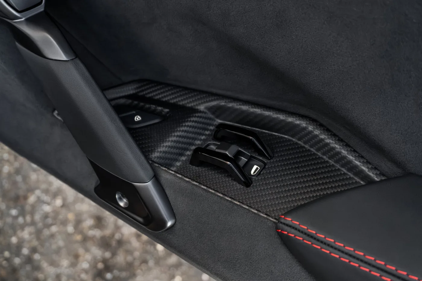 2024 Lamborghini Revuelto offered by a supercar dealer in Woerden, Netherlands, photo 24 of 25