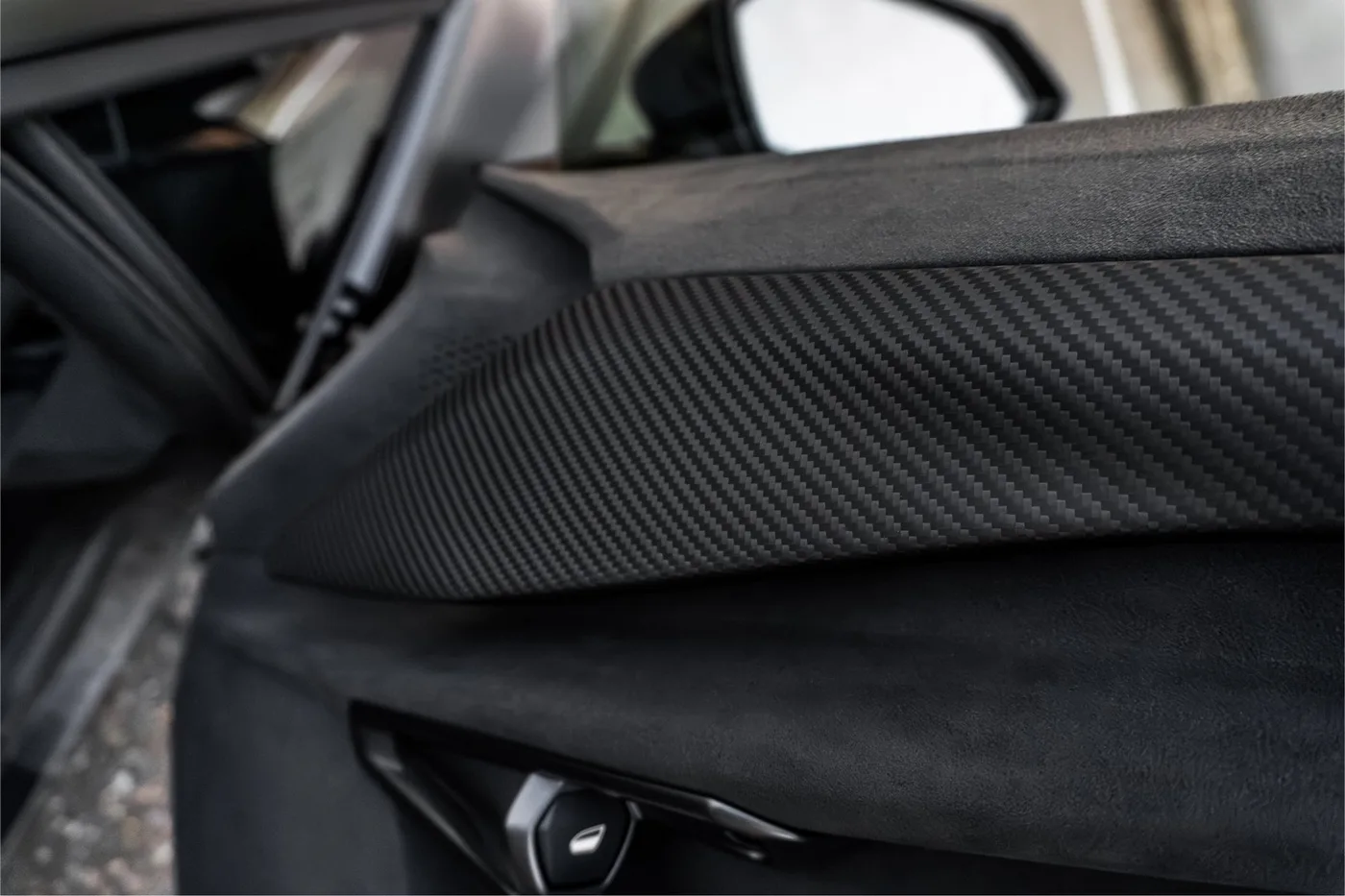 2024 Lamborghini Revuelto offered by a supercar dealer in Woerden, Netherlands, photo 25 of 25