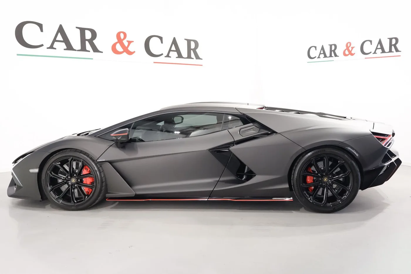 2024 Lamborghini Revuelto angeboten von einem Supersportwagenhändler in Zibido San Giacomo, Italien, Foto 6 von 25