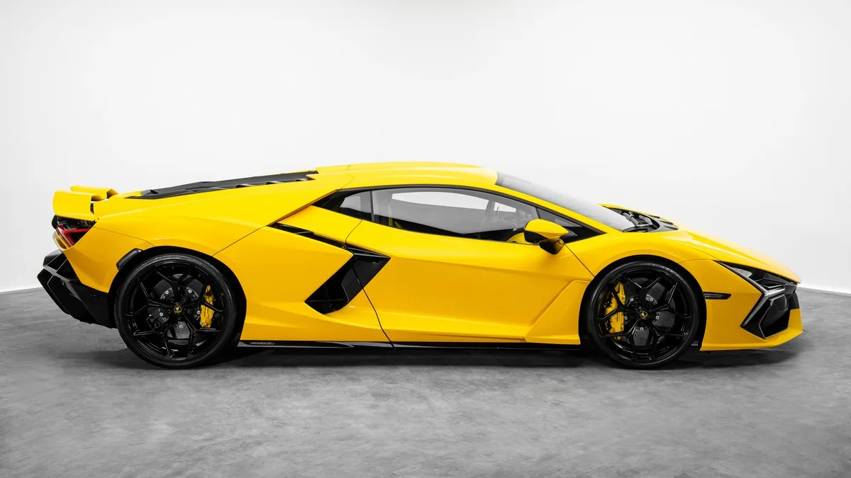 2024 Lamborghini Revuelto angeboten von einem Fachhändler in Dubai, Vereinigte Arabische Emirate, Foto 3 von 19