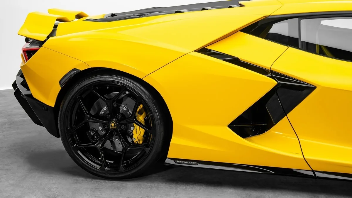 2024 Lamborghini Revuelto angeboten von einem Fachhändler in Dubai, Vereinigte Arabische Emirate, Foto 10 von 19