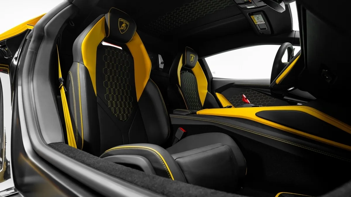 2024 Lamborghini Revuelto angeboten von einem Fachhändler in Dubai, Vereinigte Arabische Emirate, Foto 12 von 19
