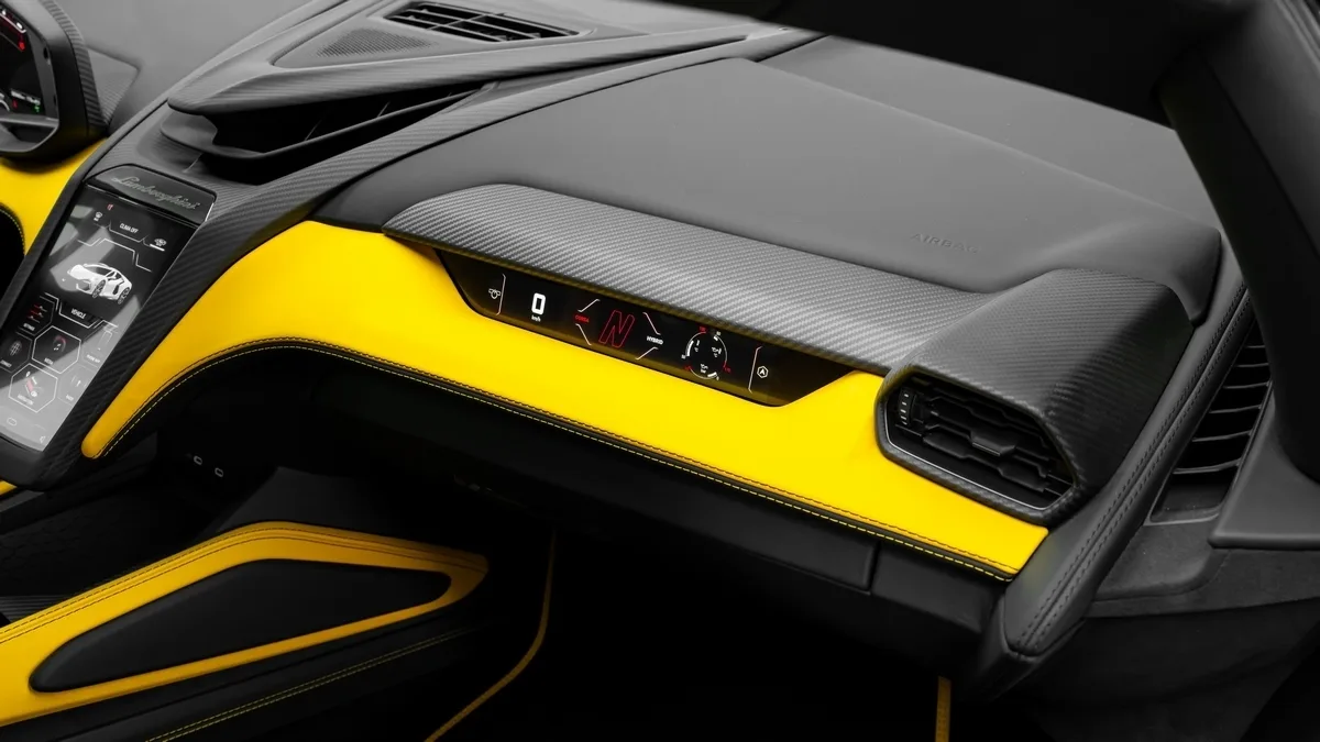 2024 Lamborghini Revuelto angeboten von einem Fachhändler in Dubai, Vereinigte Arabische Emirate, Foto 15 von 19