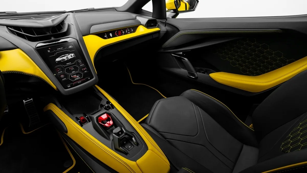2024 Lamborghini Revuelto angeboten von einem Fachhändler in Dubai, Vereinigte Arabische Emirate, Foto 18 von 19