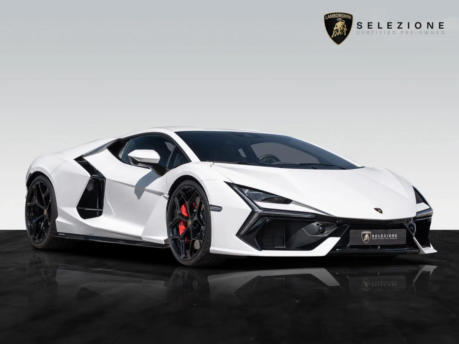 2024 Lamborghini Revuelto offered by a franchised dealer in Hockenheim, Germany, main photo
