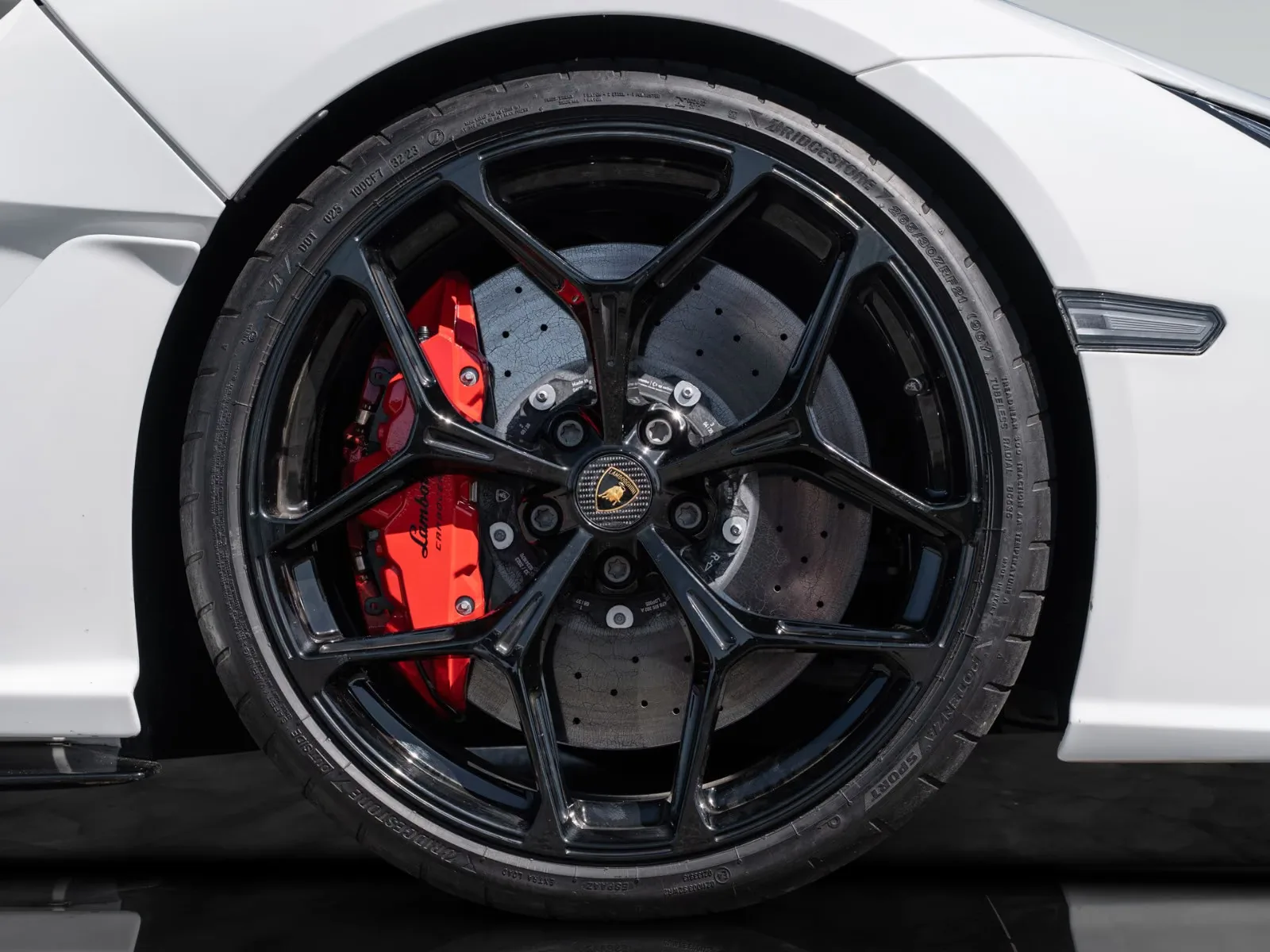 2024 Lamborghini Revuelto, 10/30