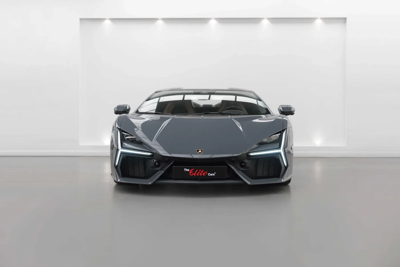 2024 Lamborghini Revuelto proposée par un concessionnaire spécialisé à Dubai, Émirats arabes unis, photo 5 sur 10