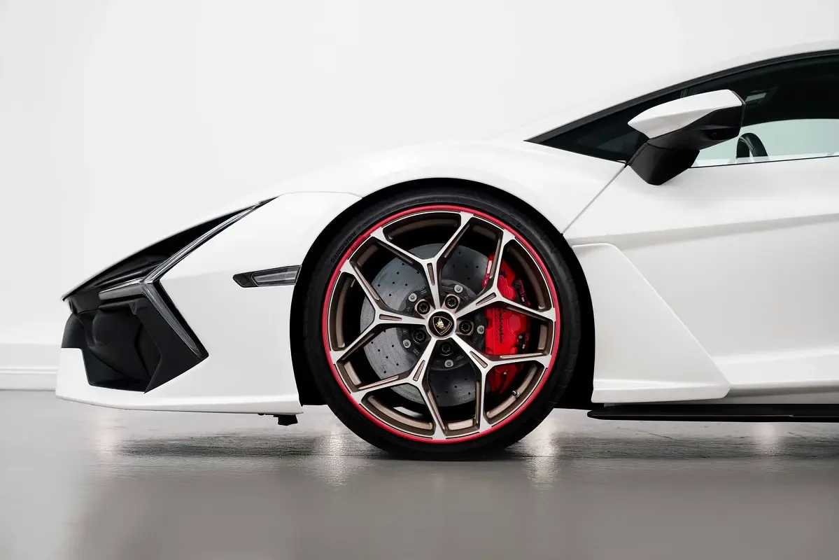2024 Lamborghini Revuelto, 6/16