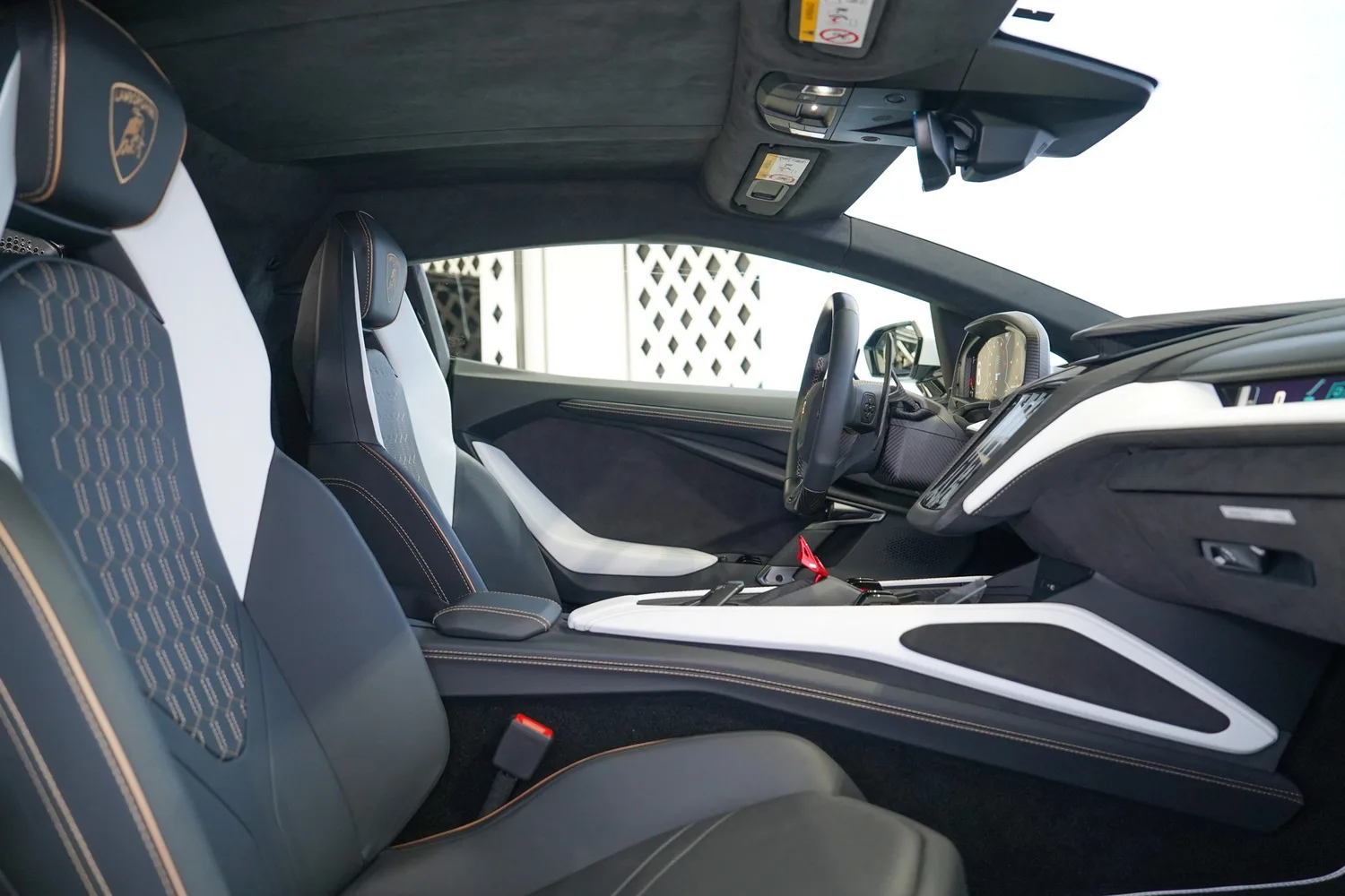2024 Lamborghini Revuelto, 13/18