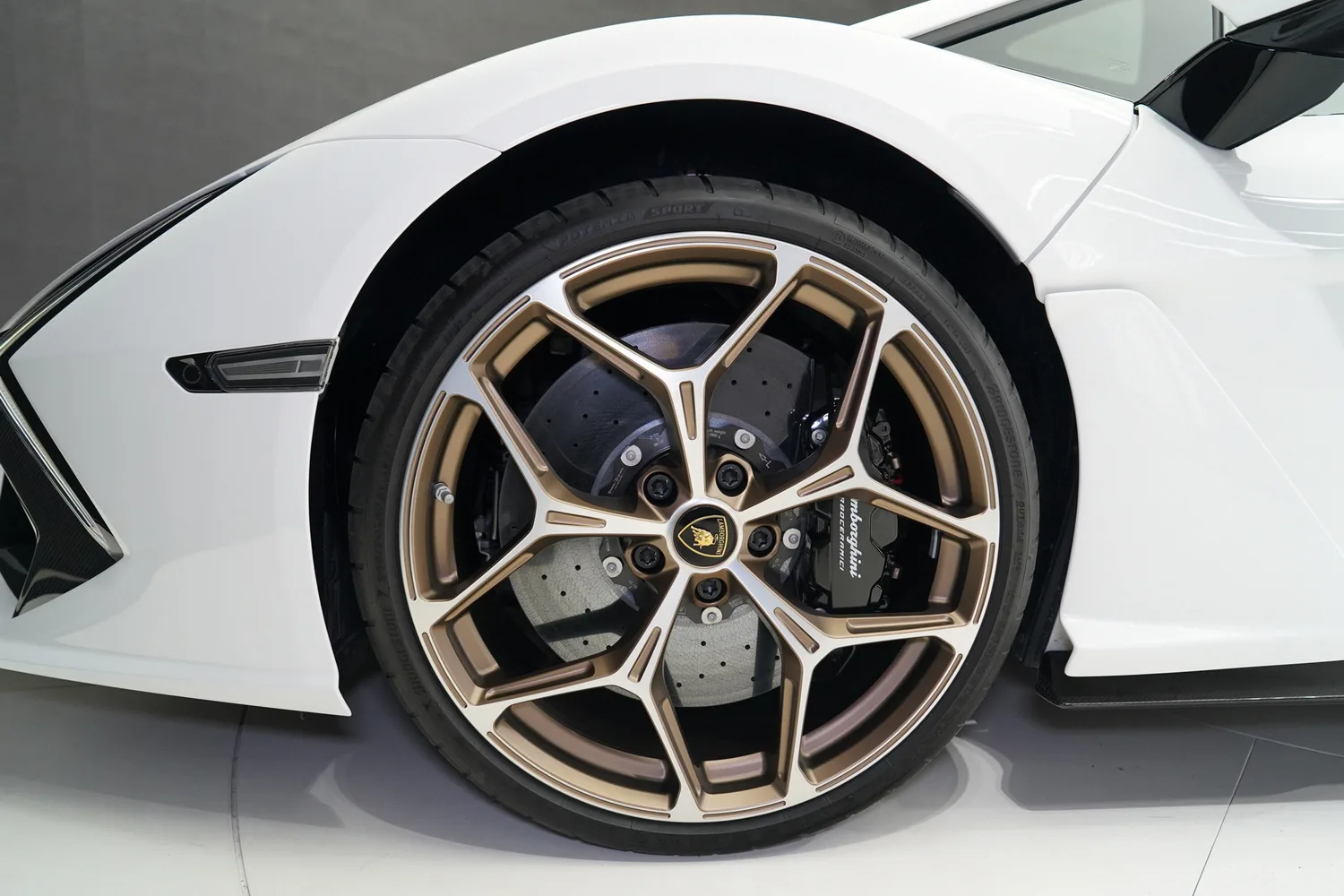 2024 Lamborghini Revuelto, 17/18