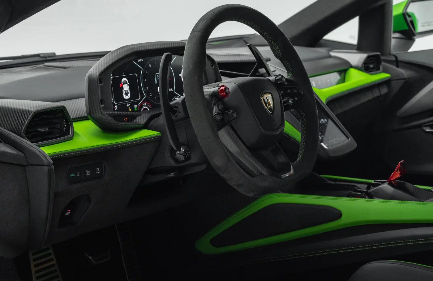 2024 Lamborghini Revuelto proposée par un concessionnaire spécialisé à Dubai, Émirats arabes unis, photo 5 sur 10