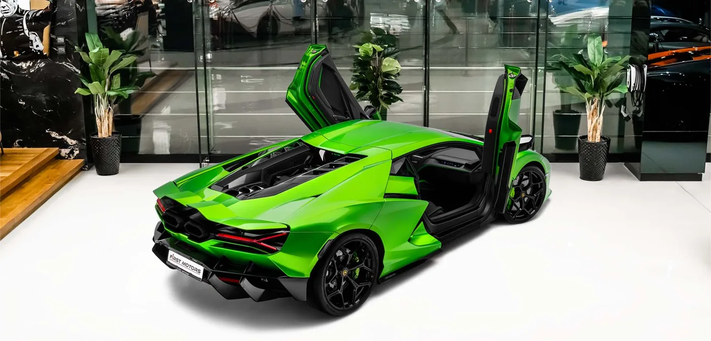 2024 Lamborghini Revuelto angeboten von einem Fachhändler in Dubai, Vereinigte Arabische Emirate, Außenansicht 2