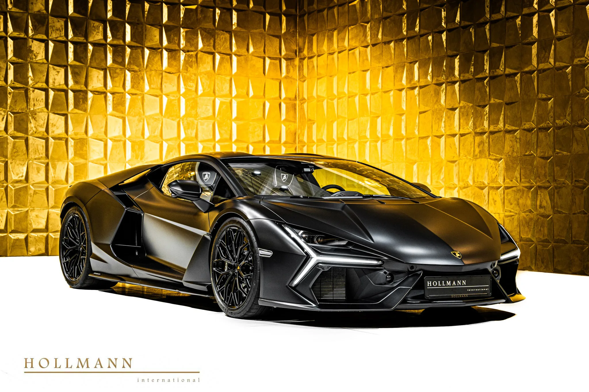 2024 Lamborghini Revuelto offered by a specialist dealer in Stuhr, Germany, main photo
