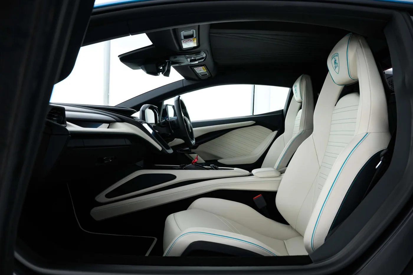2024 Lamborghini Revuelto angeboten von einer Vertragshändlergruppe in London, Vereinigtes Königreich, Foto 6 von 20